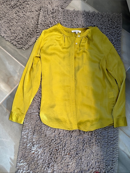 Rose & Olive Tops - 🔥Bright Button-Front Blouse ☀️yellow color